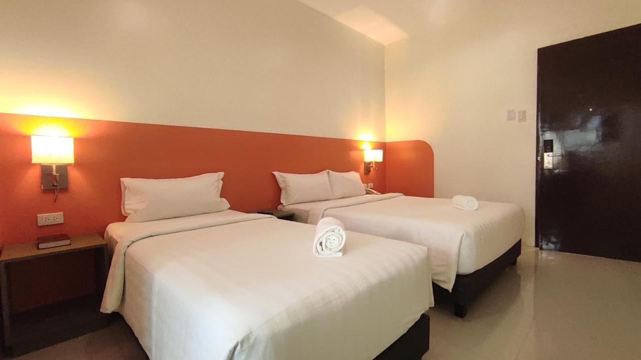Travelbee Airport Inn Lapu-Lapu City Exteriér fotografie