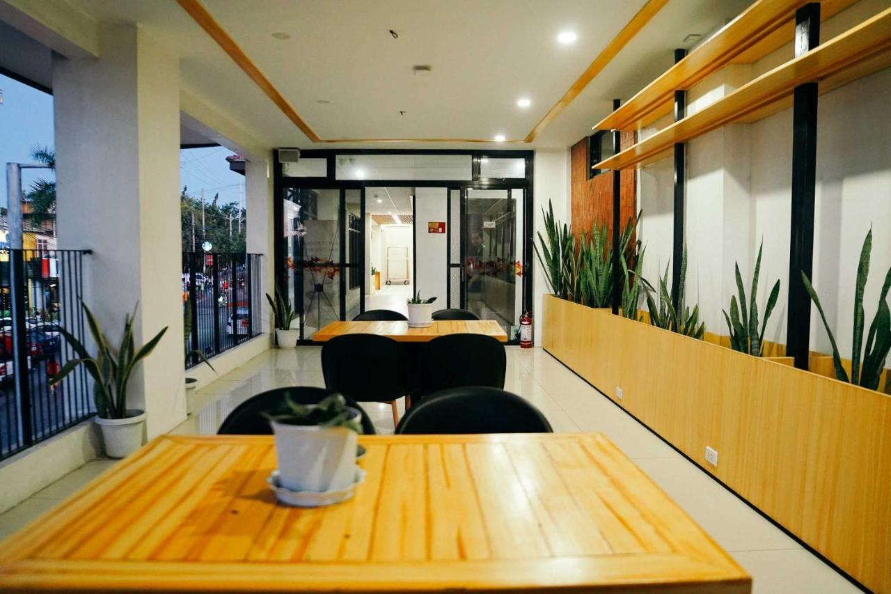 Travelbee Airport Inn Lapu-Lapu City Exteriér fotografie