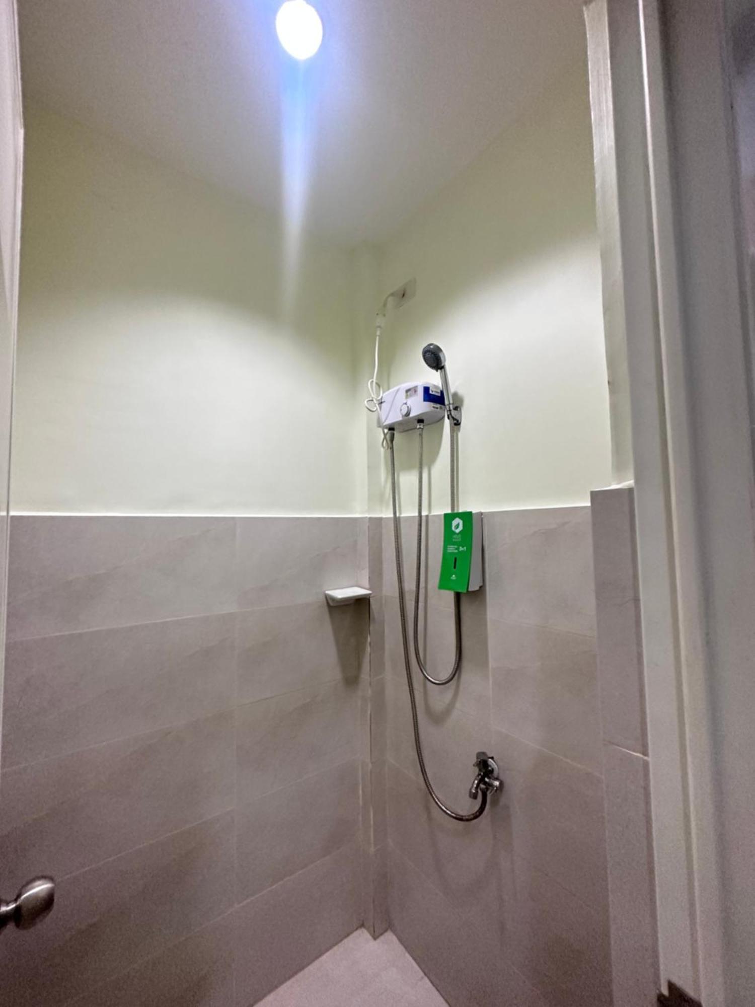 Travelbee Airport Inn Lapu-Lapu City Exteriér fotografie